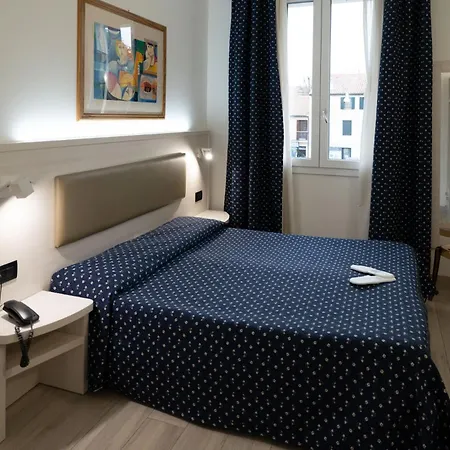 Alloggi Liviana Pontecorvo Pensionat 4*